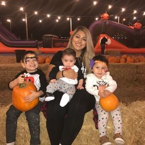 Meet your Posher, Danielle